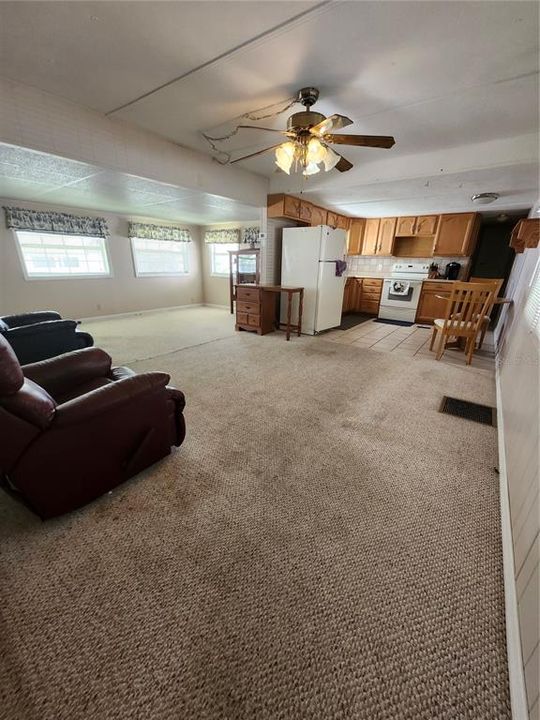 For Sale: $88,500 (2 beds, 2 baths, 972 Square Feet)