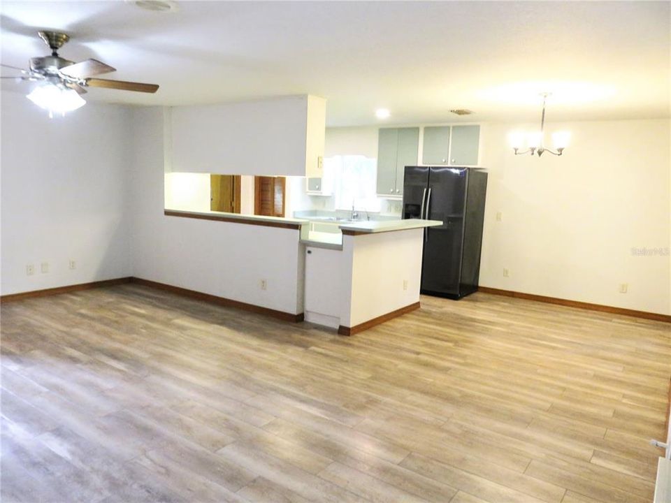 Activo con contrato: $229,000 (2 camas, 2 baños, 1412 Pies cuadrados)