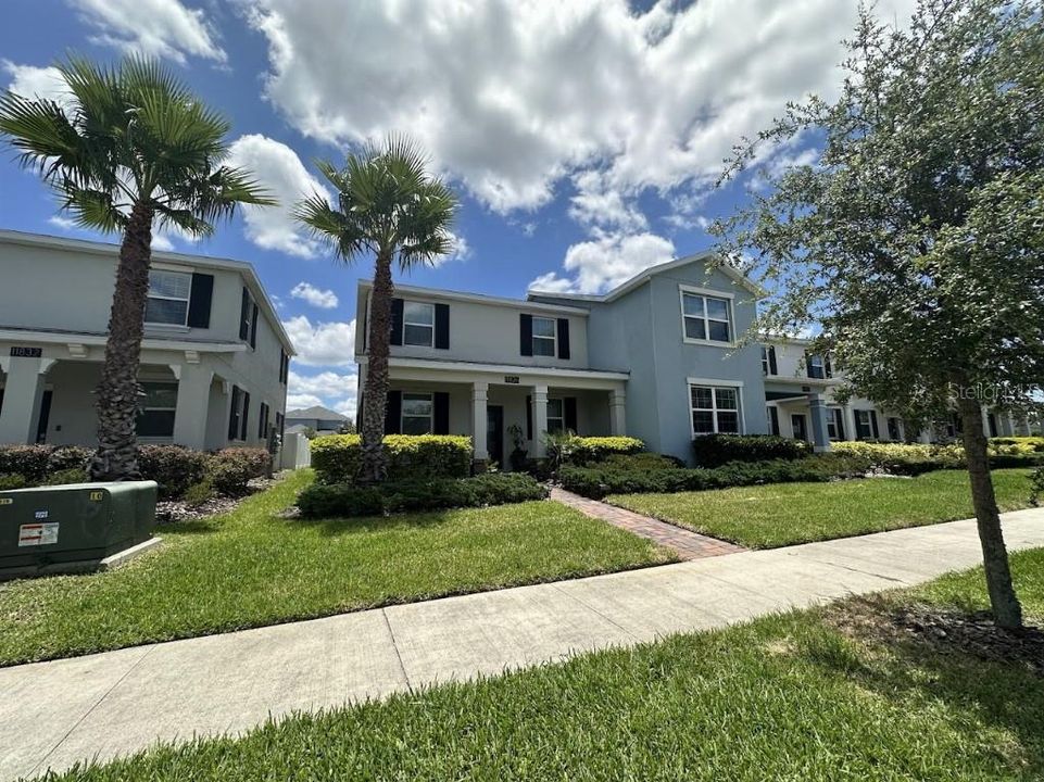 For Sale: $450,000 (3 beds, 2 baths, 1717 Square Feet)