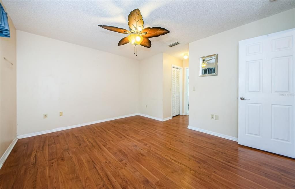 For Sale: $240,000 (3 beds, 2 baths, 968 Square Feet)