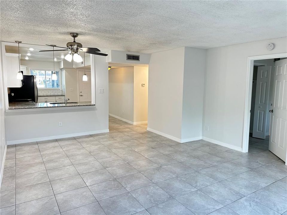 For Sale: $169,900 (2 beds, 2 baths, 1068 Square Feet)