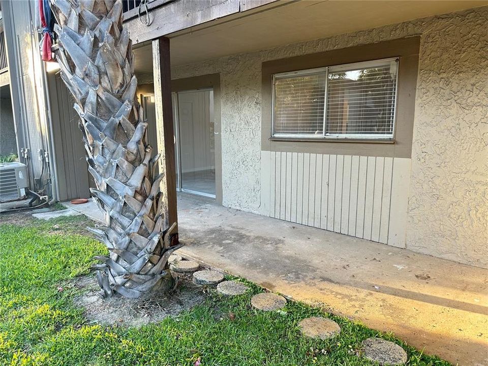 For Sale: $169,900 (2 beds, 2 baths, 1068 Square Feet)