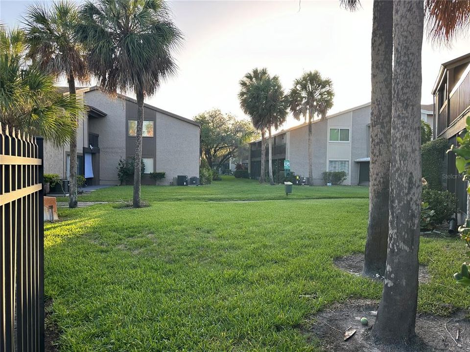 For Sale: $169,900 (2 beds, 2 baths, 1068 Square Feet)