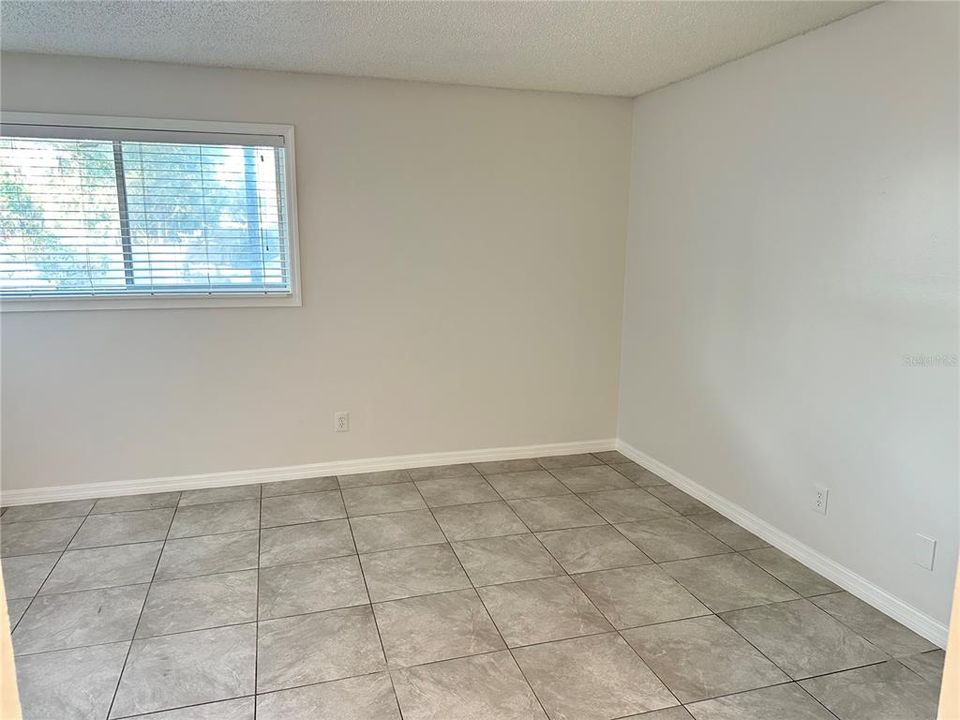 For Sale: $169,900 (2 beds, 2 baths, 1068 Square Feet)