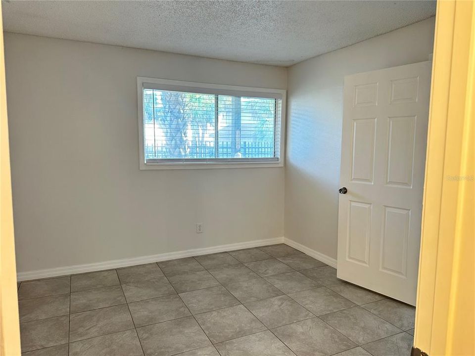 For Sale: $169,900 (2 beds, 2 baths, 1068 Square Feet)