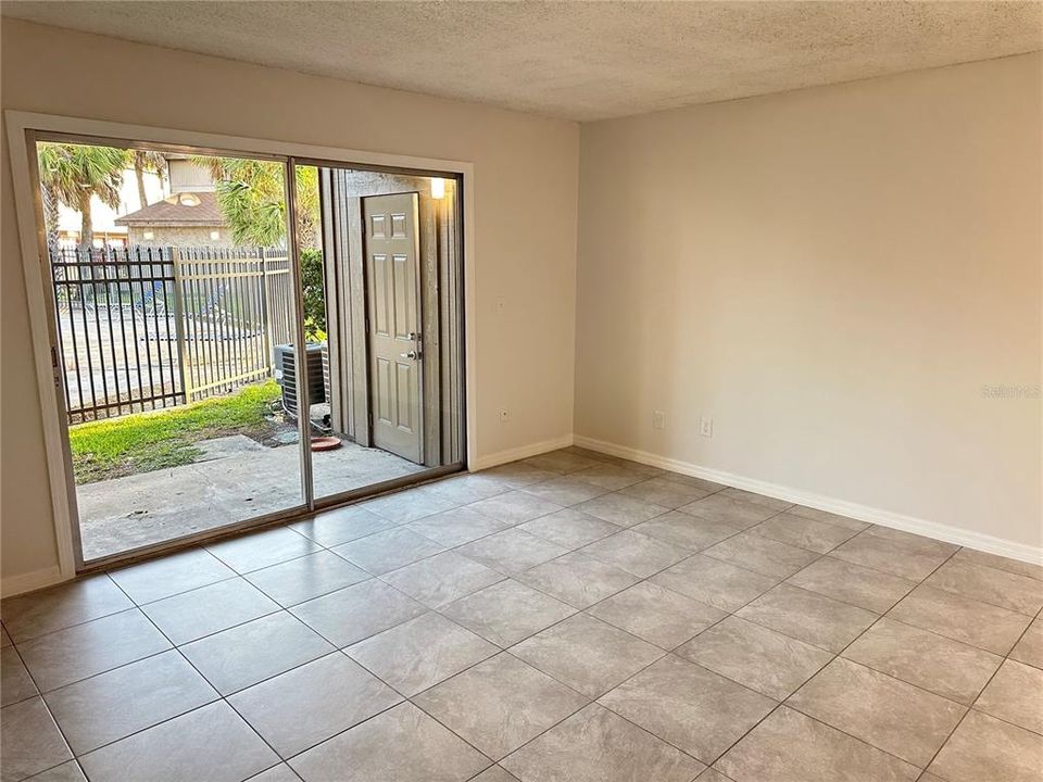 For Sale: $169,900 (2 beds, 2 baths, 1068 Square Feet)