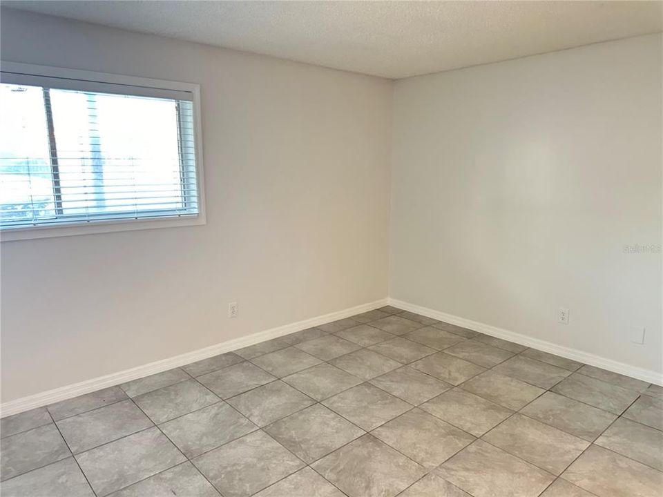 For Sale: $169,900 (2 beds, 2 baths, 1068 Square Feet)