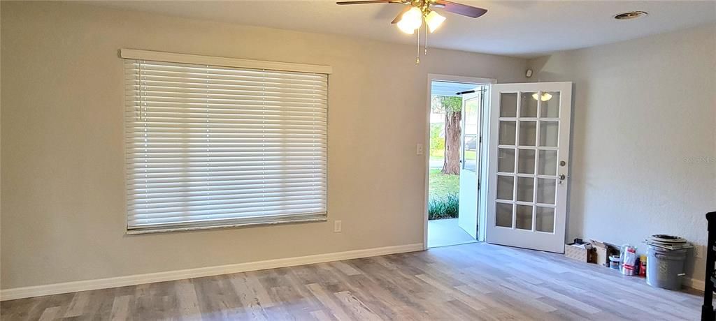 For Rent: $1,695 (2 beds, 1 baths, 945 Square Feet)