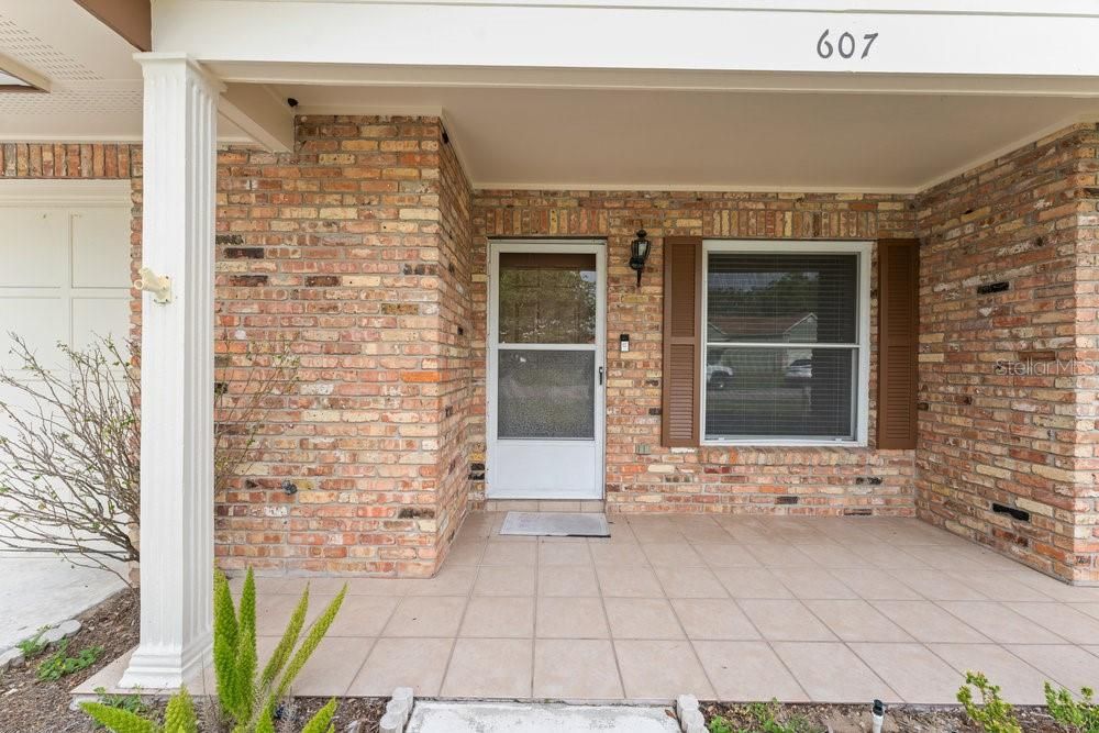 For Sale: $284,500 (2 beds, 2 baths, 1150 Square Feet)