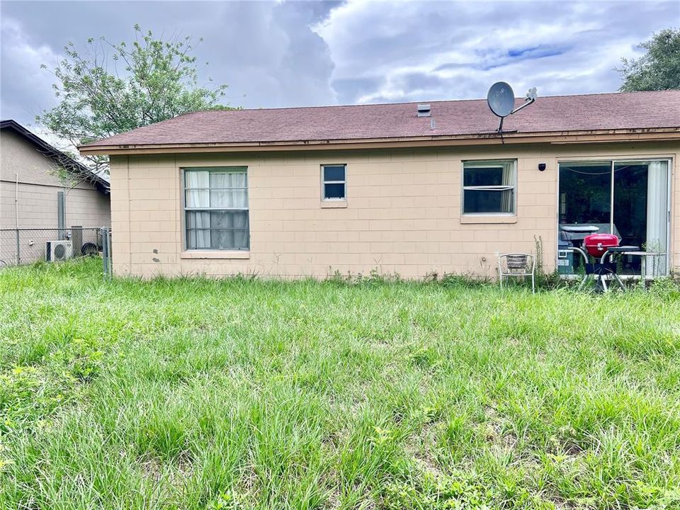 Active With Contract: $275,000 (3 beds, 2 baths, 1390 Square Feet)