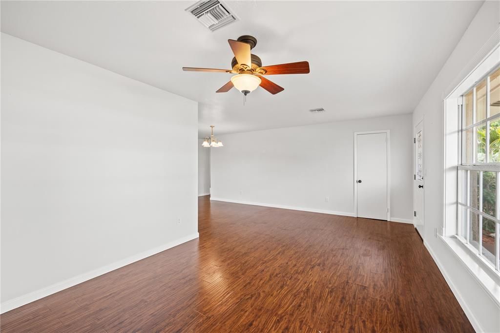 For Sale: $415,000 (3 beds, 2 baths, 2087 Square Feet)