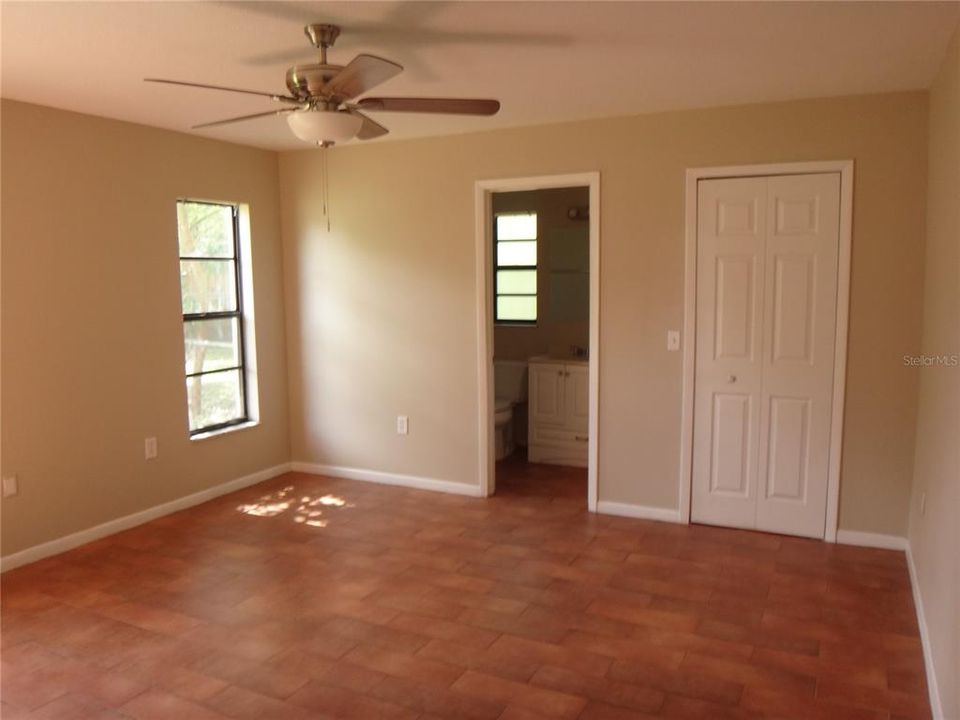 For Sale: $284,900 (3 beds, 2 baths, 1459 Square Feet)