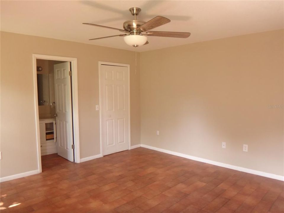 For Sale: $284,900 (3 beds, 2 baths, 1459 Square Feet)