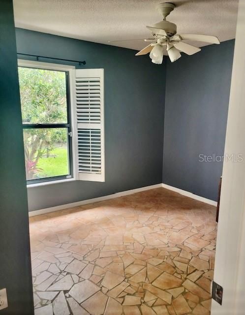 For Rent: $2,300 (3 beds, 2 baths, 1043 Square Feet)