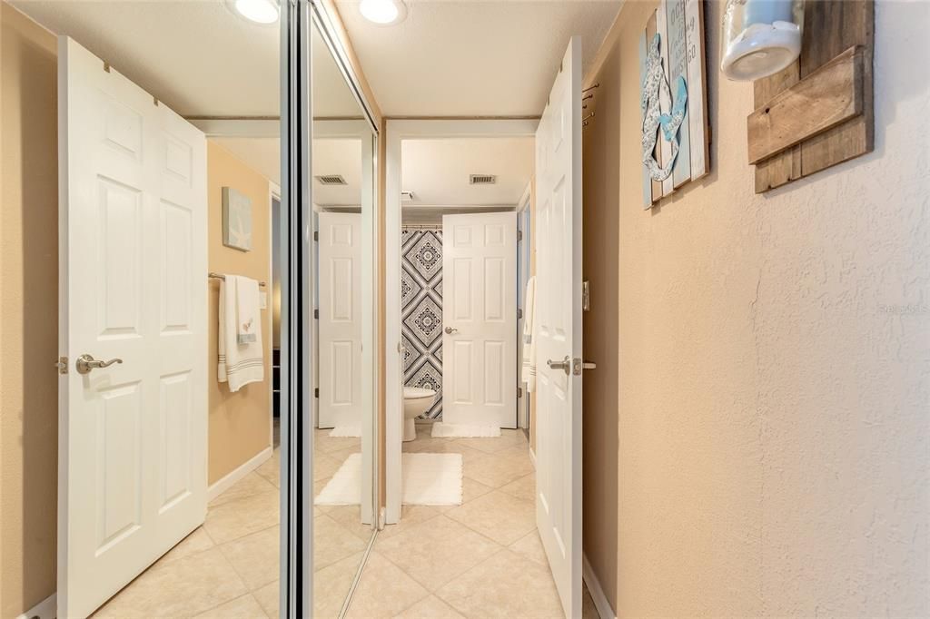 For Sale: $514,900 (1 beds, 1 baths, 1007 Square Feet)