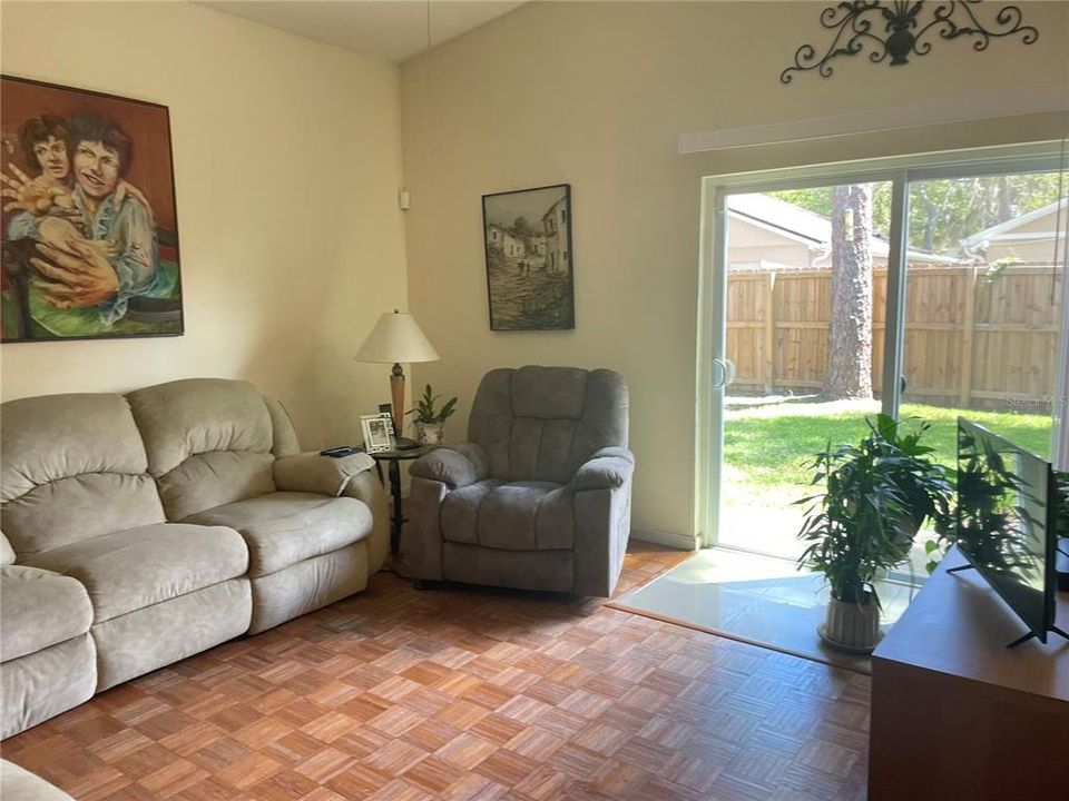 For Sale: $359,900 (3 beds, 2 baths, 1684 Square Feet)