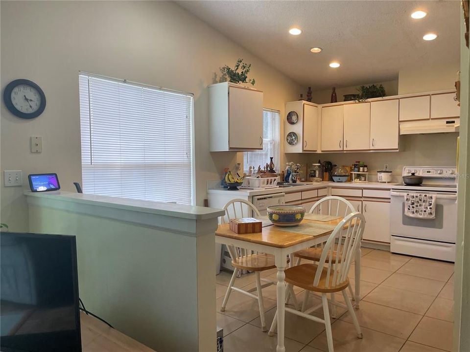 For Sale: $359,900 (3 beds, 2 baths, 1684 Square Feet)