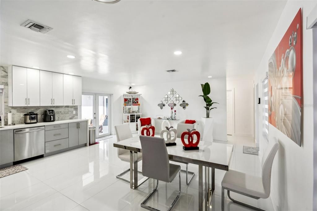 Active With Contract: $620,000 (3 beds, 2 baths, 1104 Square Feet)