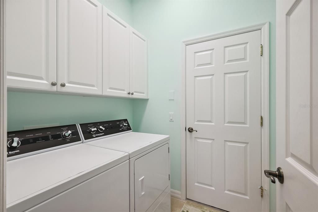 Active With Contract: $695,000 (3 beds, 2 baths, 2061 Square Feet)