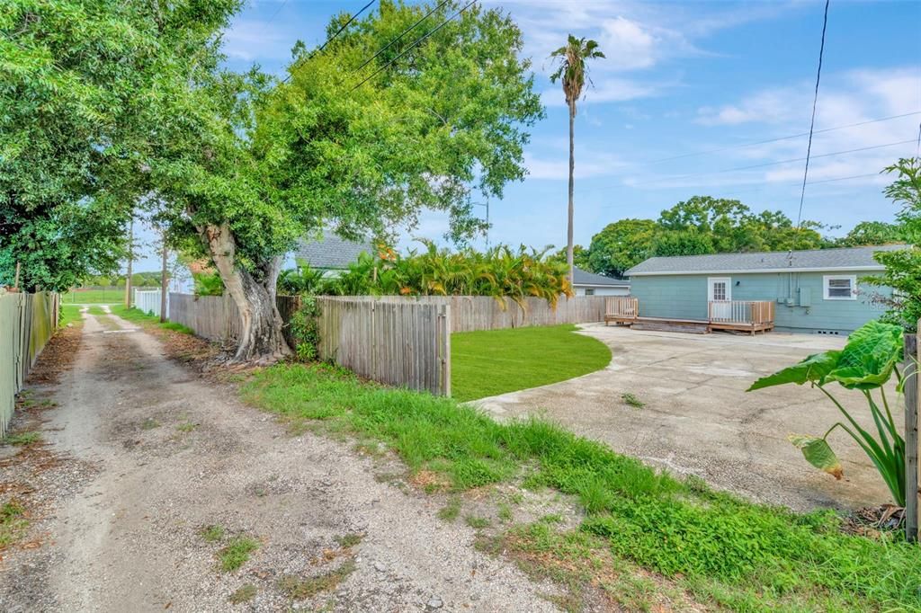 For Sale: $430,000 (3 beds, 2 baths, 836 Square Feet)