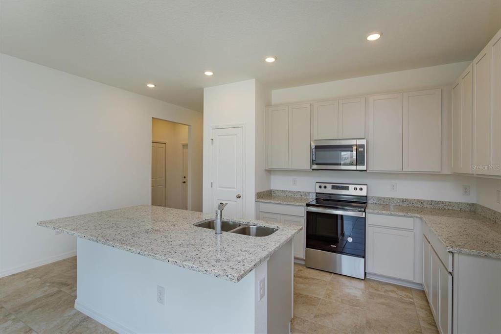 Active With Contract: $335,000 (4 beds, 2 baths, 1598 Square Feet)