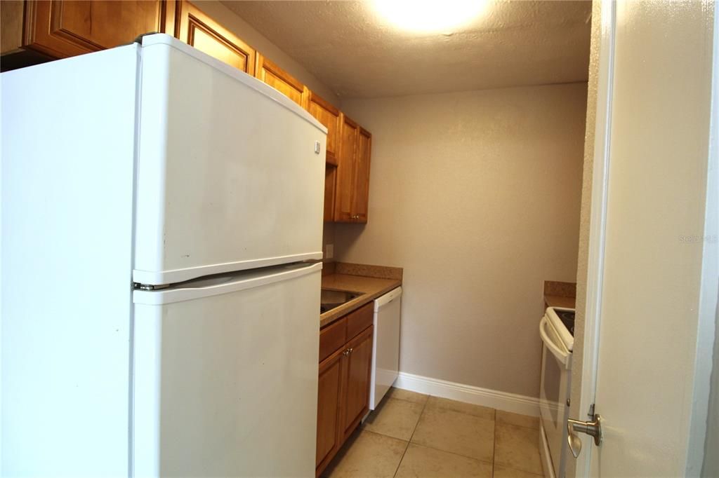 For Rent: $1,450 (1 beds, 1 baths, 644 Square Feet)