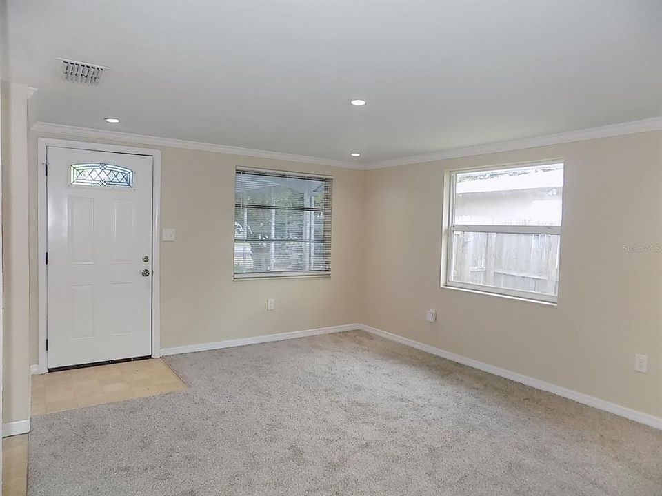 For Sale: $309,900 (2 beds, 1 baths, 768 Square Feet)