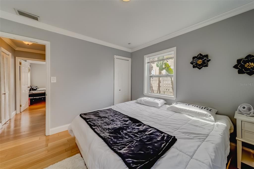 For Sale: $669,200 (2 beds, 1 baths, 888 Square Feet)