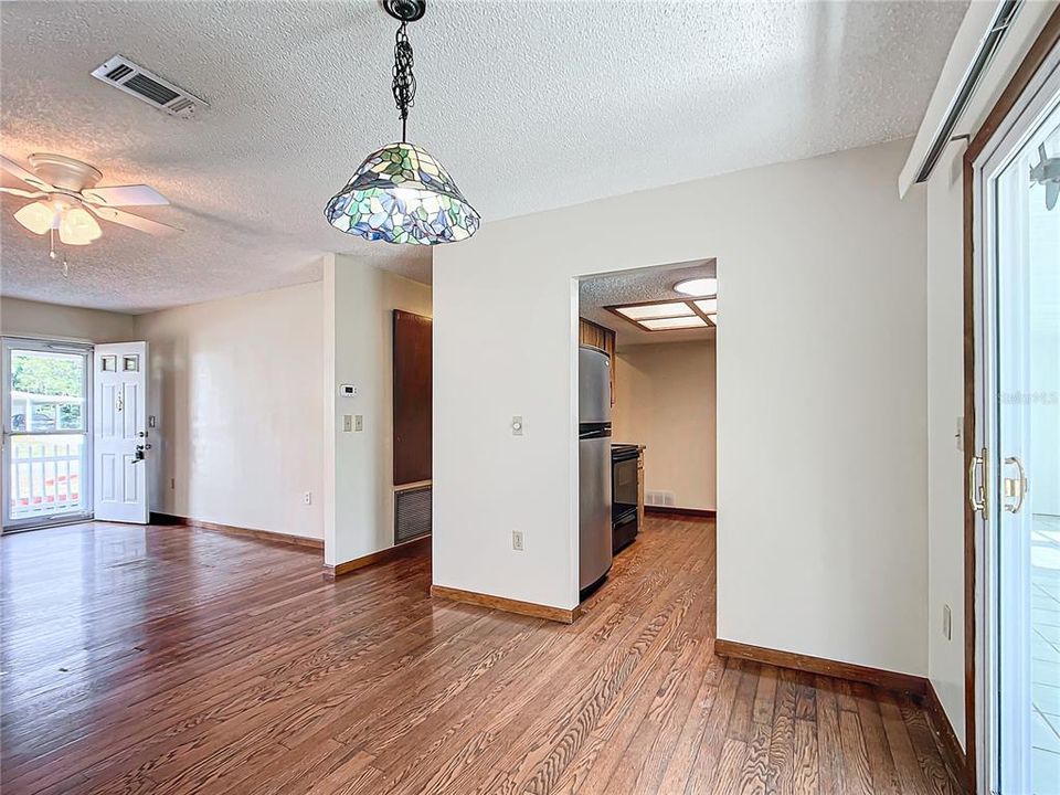 For Sale: $179,000 (2 beds, 2 baths, 1154 Square Feet)