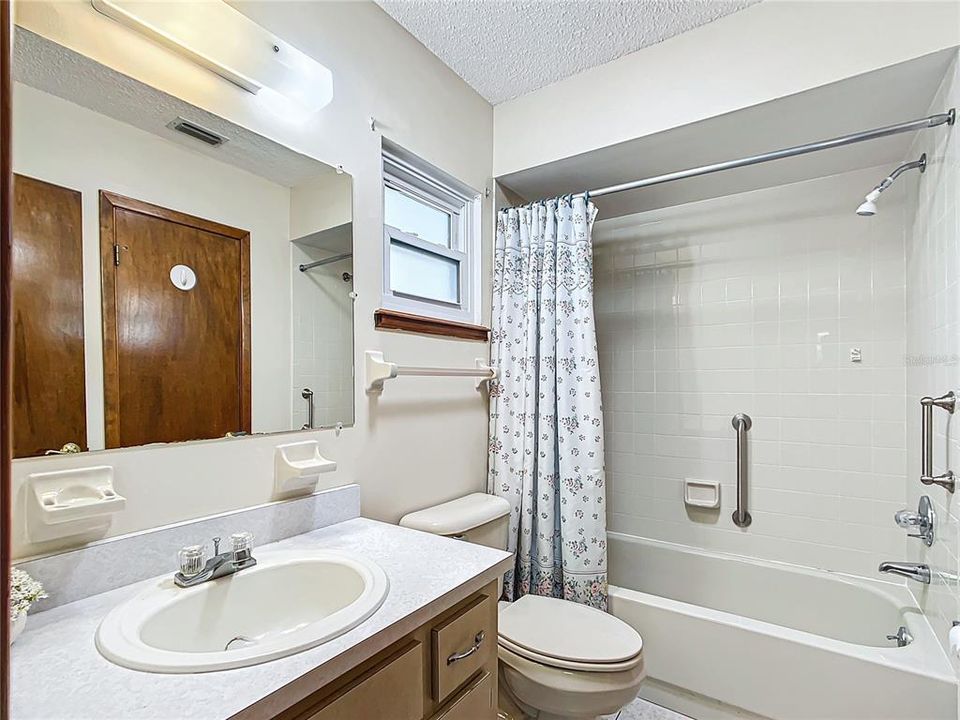 For Sale: $179,000 (2 beds, 2 baths, 1154 Square Feet)