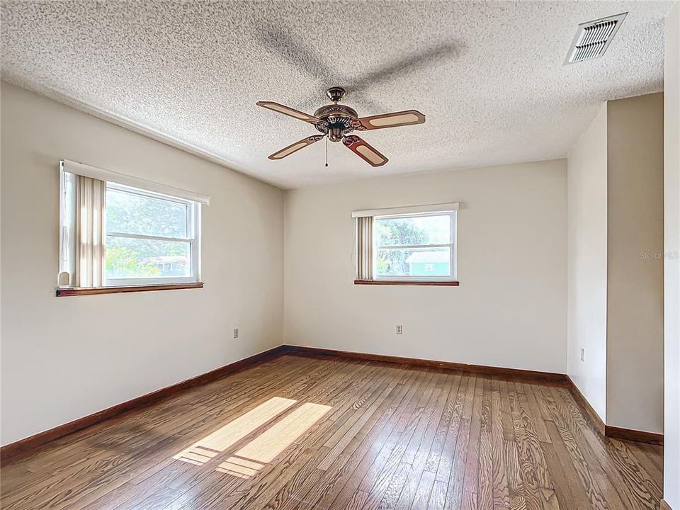 For Sale: $179,000 (2 beds, 2 baths, 1154 Square Feet)