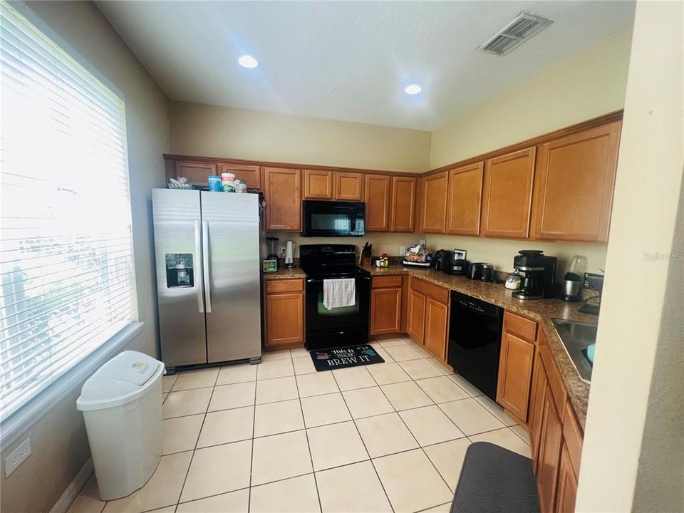 For Sale: $321,800 (3 beds, 2 baths, 1544 Square Feet)