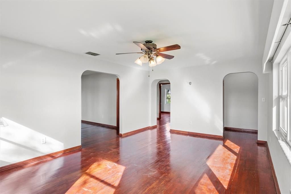 Kitchen Facing Living Room