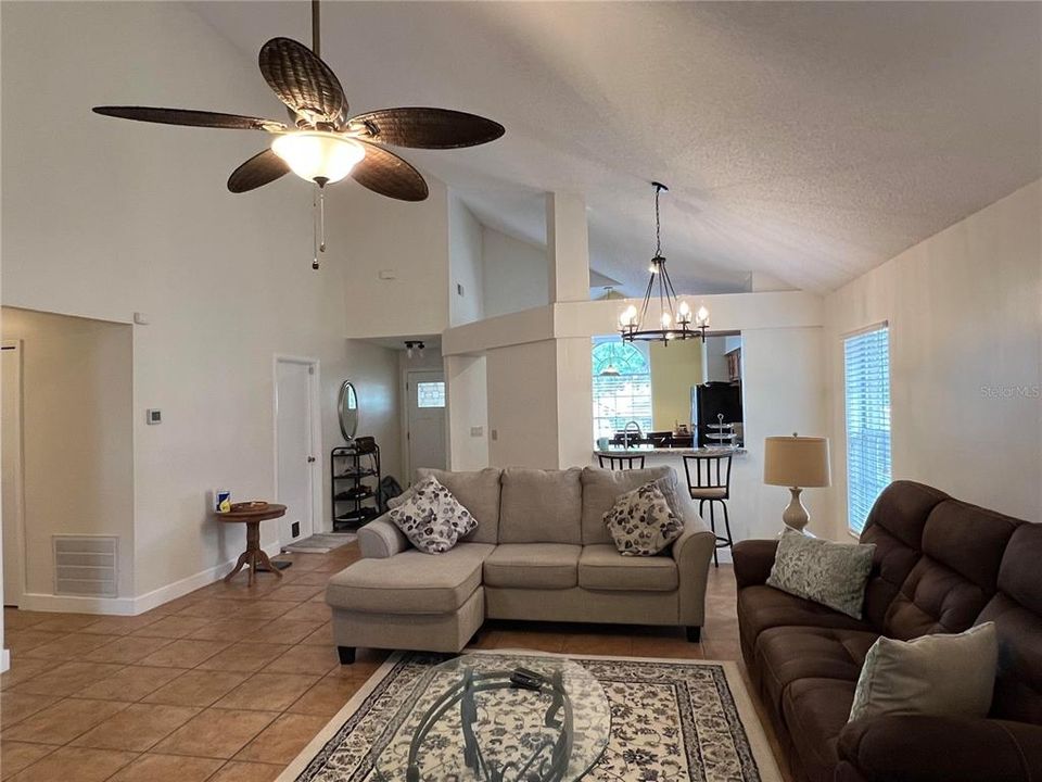 Active With Contract: $2,400 (3 beds, 2 baths, 1538 Square Feet)