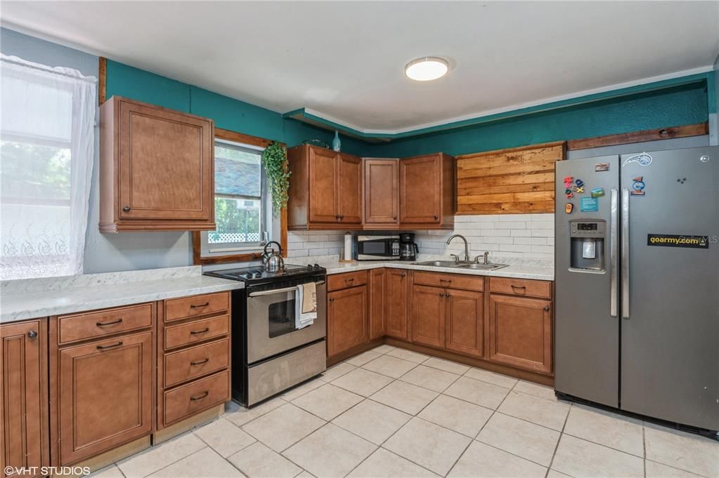 For Sale: $192,000 (3 beds, 1 baths, 1088 Square Feet)