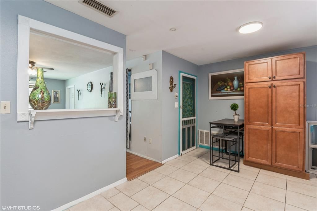 For Sale: $192,000 (3 beds, 1 baths, 1088 Square Feet)