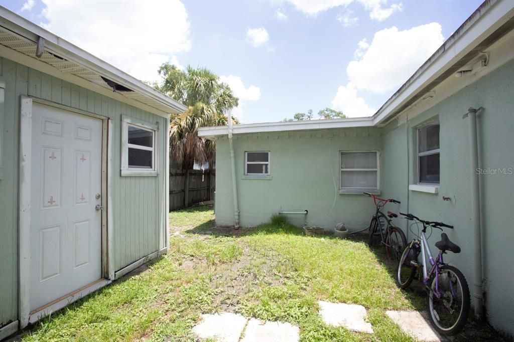 For Sale: $330,000 (4 beds, 1 baths, 1242 Square Feet)