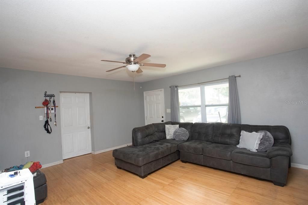 For Sale: $339,000 (4 beds, 1 baths, 1242 Square Feet)