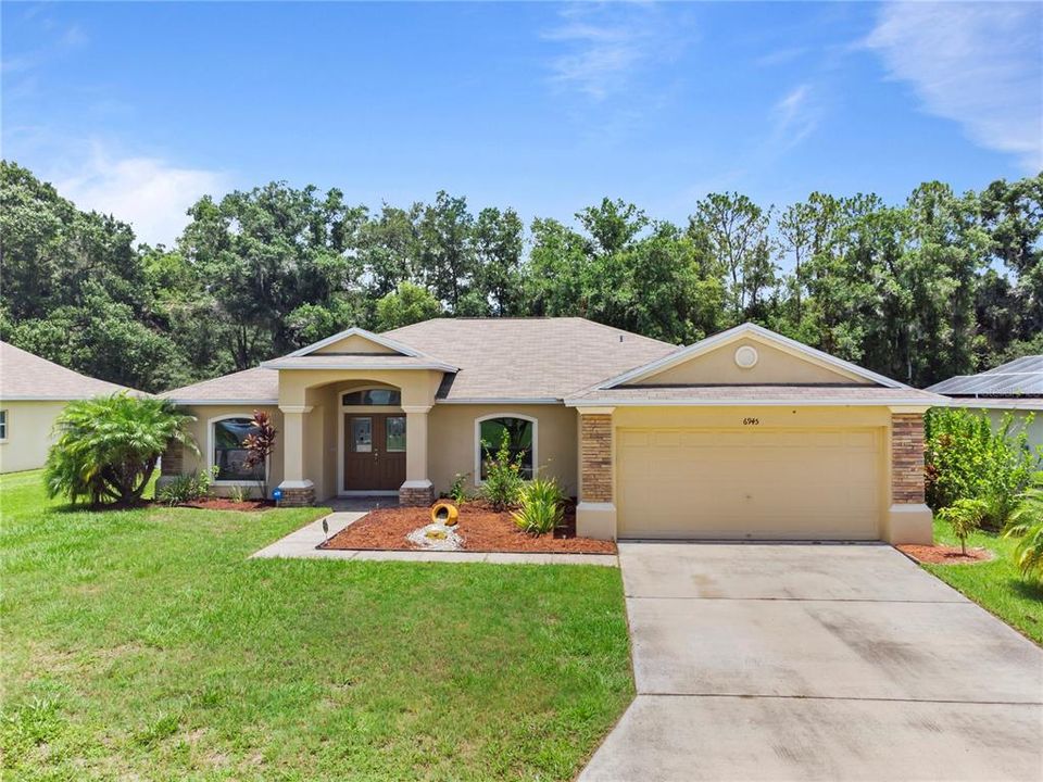 For Sale: $374,900 (4 beds, 2 baths, 1845 Square Feet)