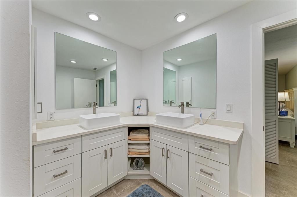 Active With Contract: $439,900 (3 beds, 2 baths, 2115 Square Feet)