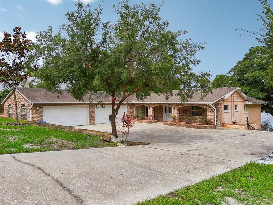 For Sale: $775,000 (3 beds, 3 baths, 3978 Square Feet)