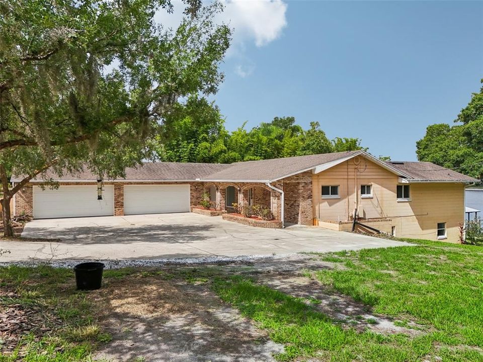 For Sale: $775,000 (3 beds, 3 baths, 3978 Square Feet)