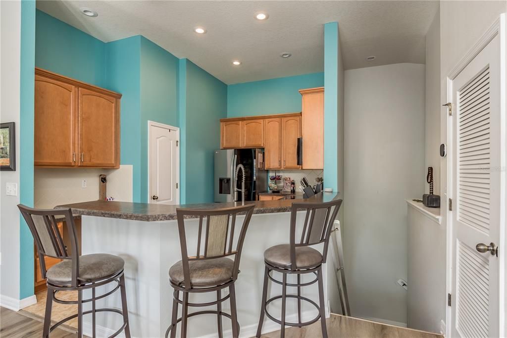 Active With Contract: $255,000 (2 beds, 2 baths, 1298 Square Feet)