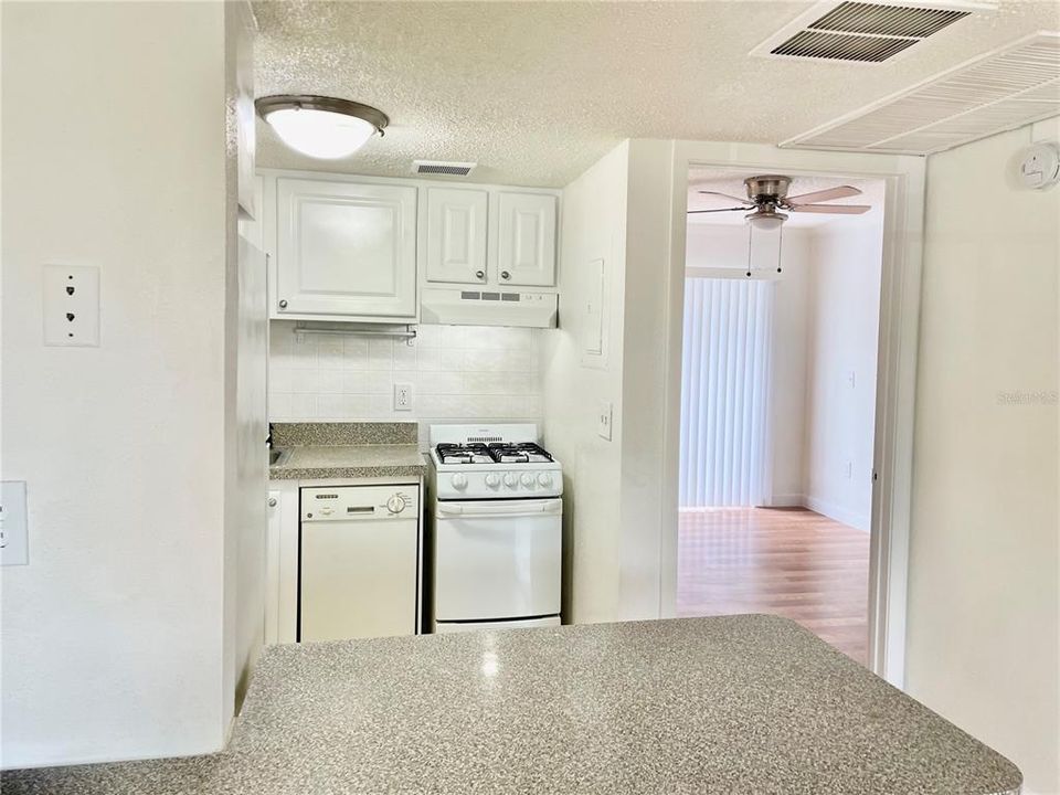 For Rent: $1,170 (1 beds, 1 baths, 496 Square Feet)