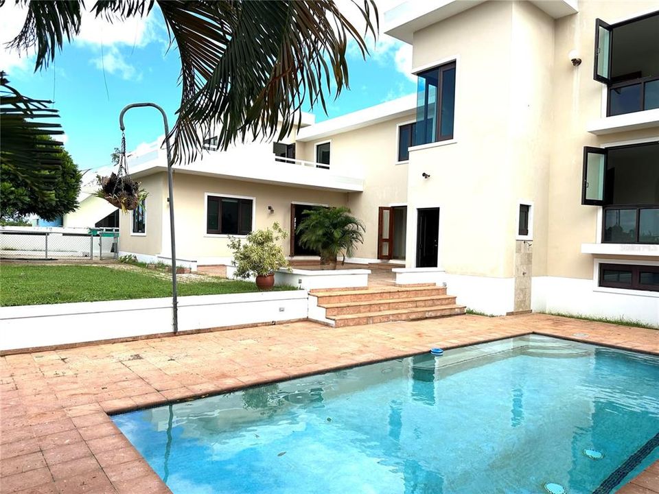 En Venta: $1,750,000 (5 camas, 4 baños, 4453 Pies cuadrados)