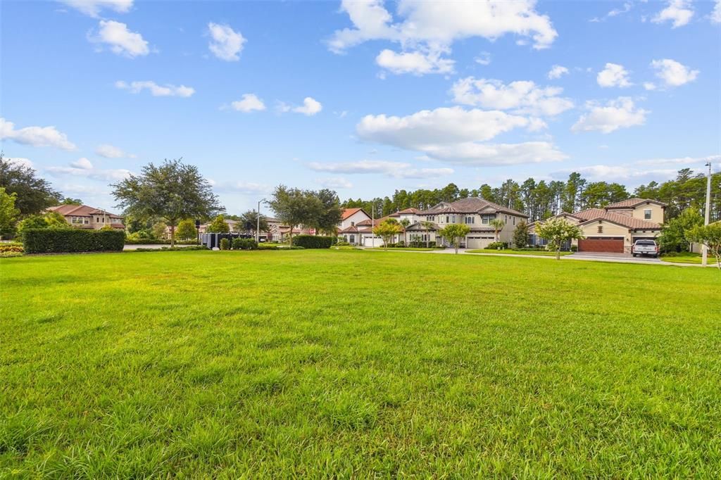 For Sale: $850,000 (3 beds, 3 baths, 2562 Square Feet)