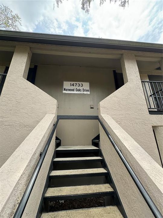 For Rent: $1,425 (2 beds, 2 baths, 912 Square Feet)