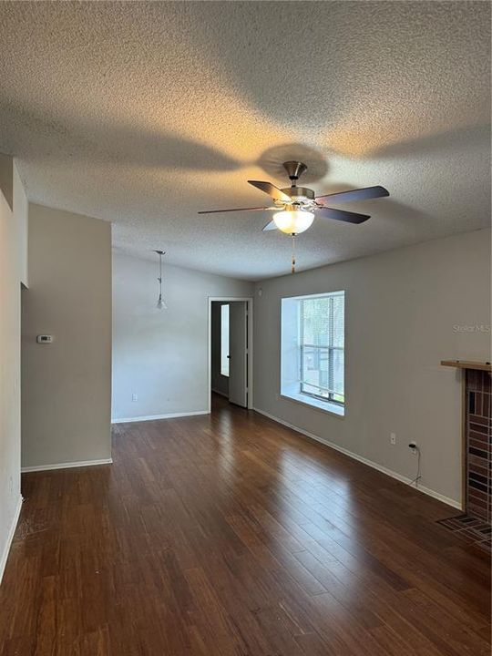 For Rent: $1,425 (2 beds, 2 baths, 912 Square Feet)