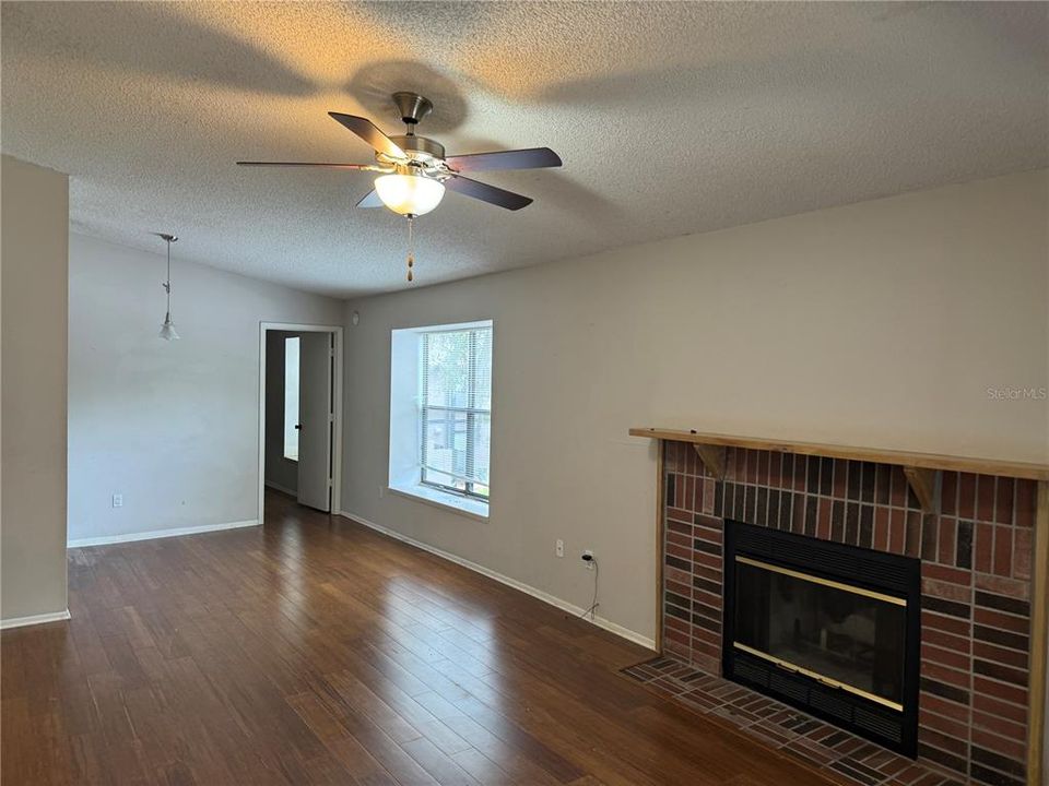 For Rent: $1,425 (2 beds, 2 baths, 912 Square Feet)