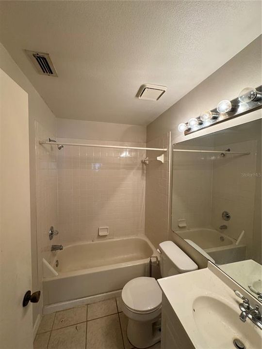 For Rent: $1,425 (2 beds, 2 baths, 912 Square Feet)